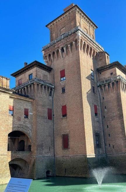 Hotel Al Castello Ferrara Esterno foto